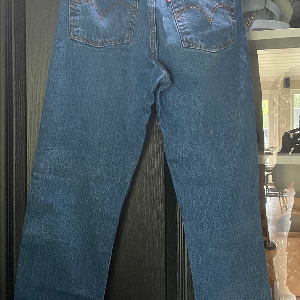 Levis Wedgie straight leg Jeans.  Worn twice. 25x26
